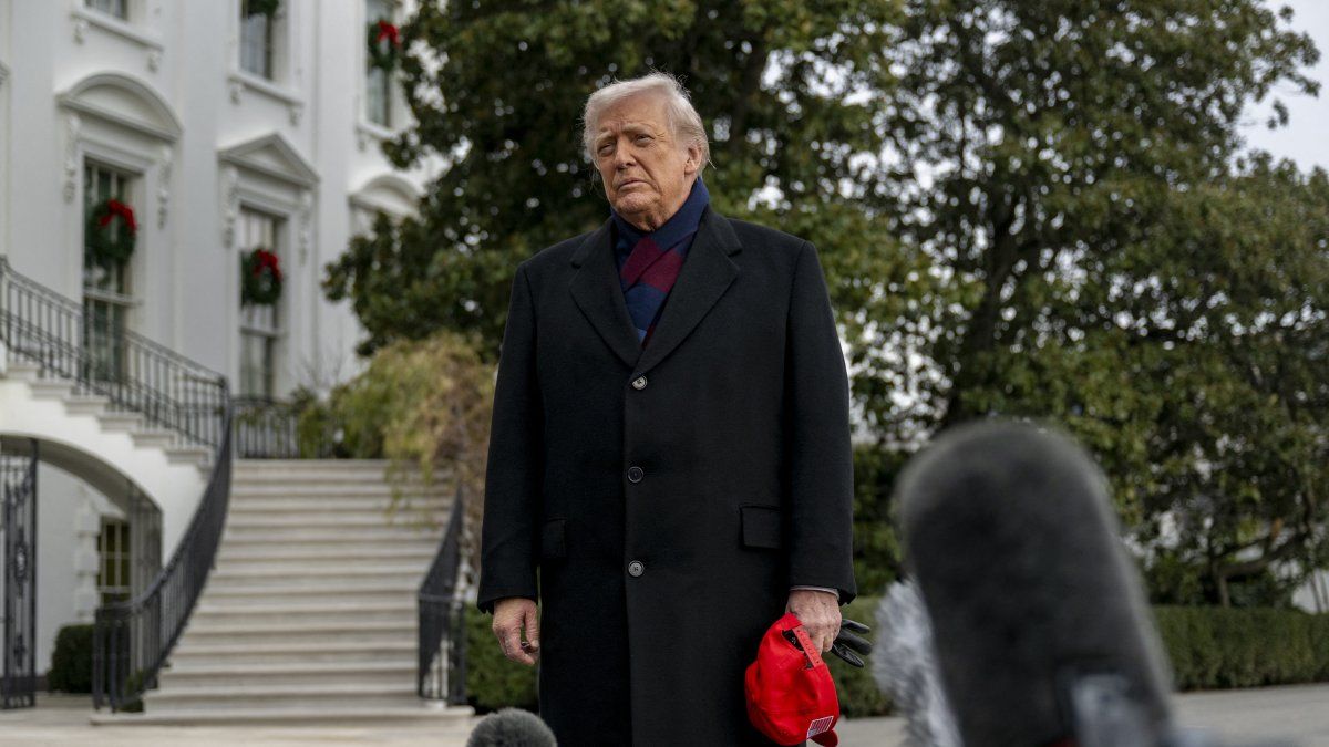Trump saliendo de la Casa Blaca/ Daniel Heuer